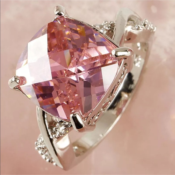 Jewelry - Pink & White Fashion Gemstone Ring Size 7 NEW
